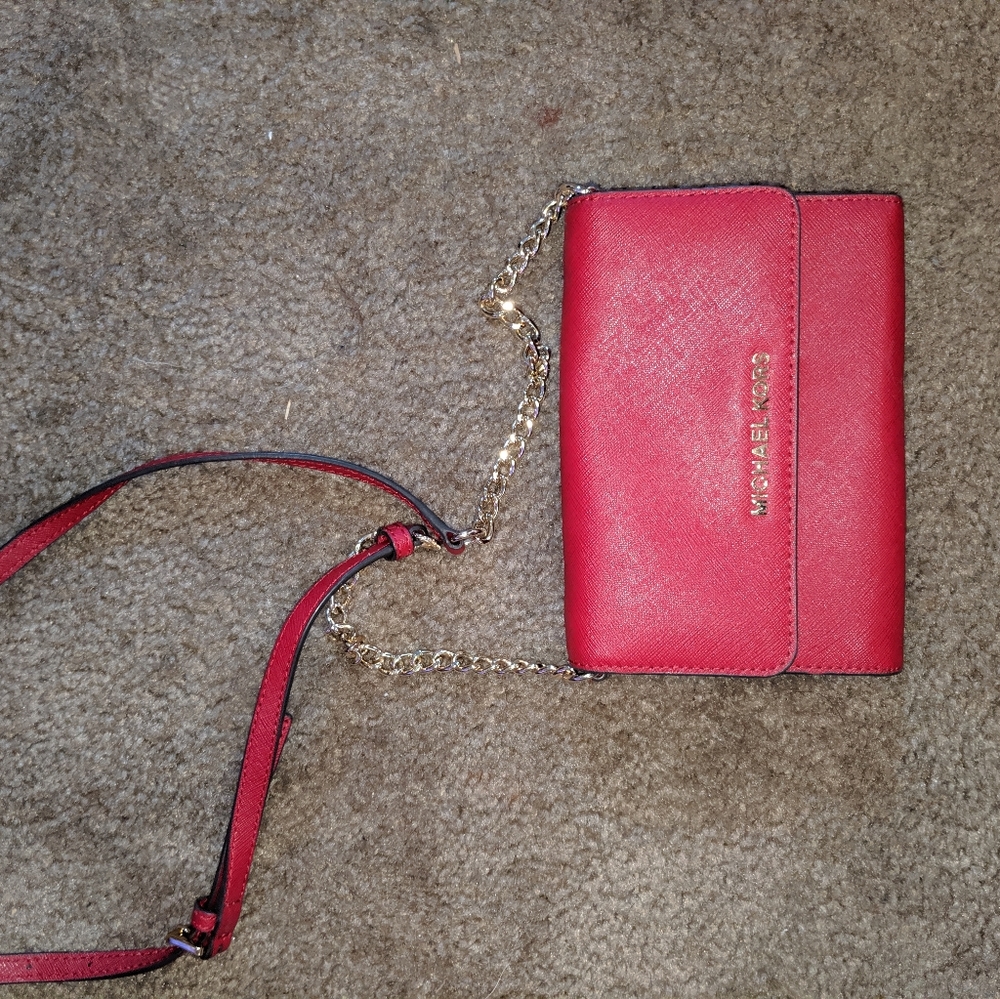 Michael kors small red purse - Picture 3 of 3